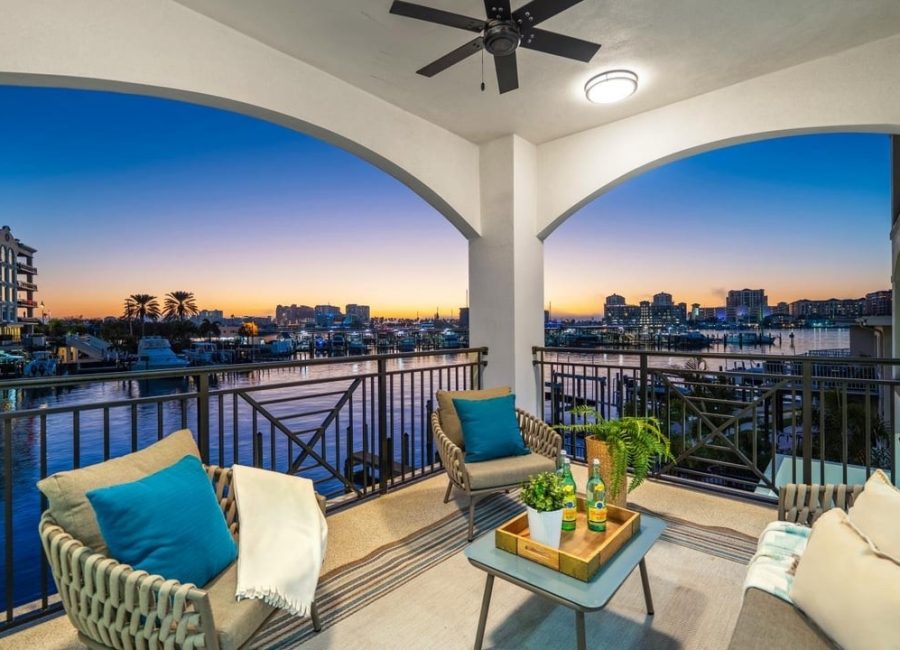211 Dolphin Point , Clearwater, FL