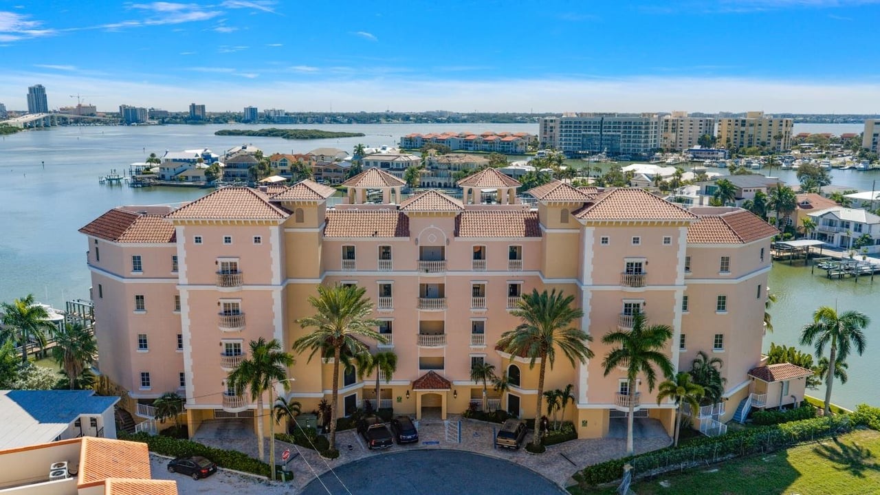 205 Brightwater Dr #401, Clearwater, FL