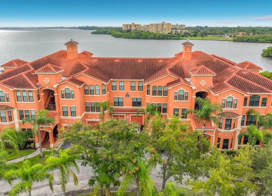 Beautiful 3-bedroom, 2-bath Luxury Waterfront Condo in Clearwater, Florida!