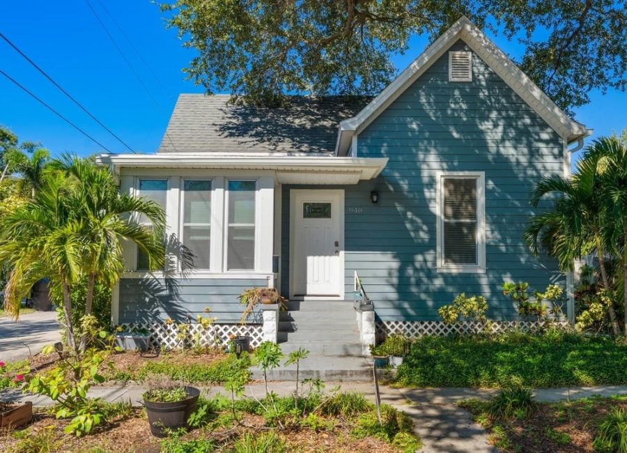 940 Locust St NE, St. Petersburg, FL