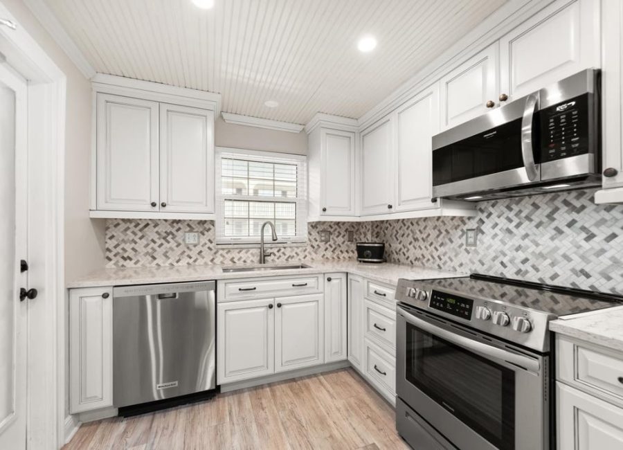 155 Bluff View Dr, Belleair Bluffs, FL