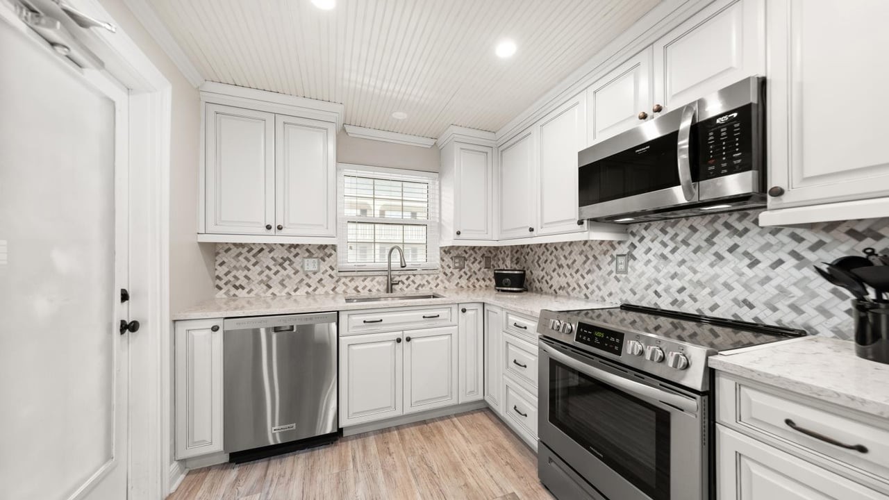 155 Bluff View Dr, Belleair Bluffs, FL