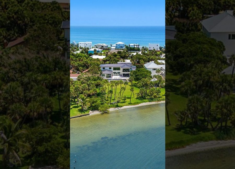 Riverfront in the backyard. Ocean across the street. 🌊